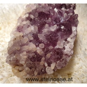 Amethyst Drusenstück mit Calcit